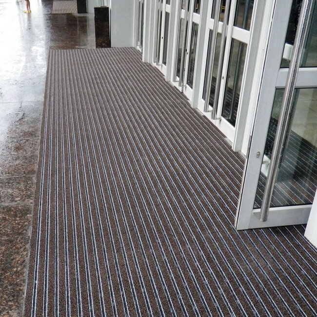 Outdoor Entrance Mat - Super Scraper - 2000 x 200 x 1.3 cm - Brown - PMS050001